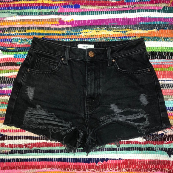 Forever 21 Black distressed shorts - Picture 1 of 3